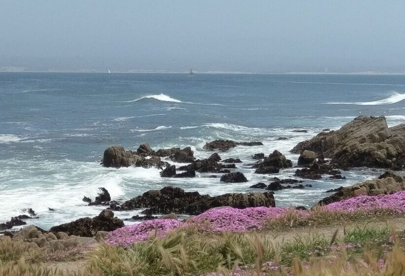 فندق Pacific Grove Inn