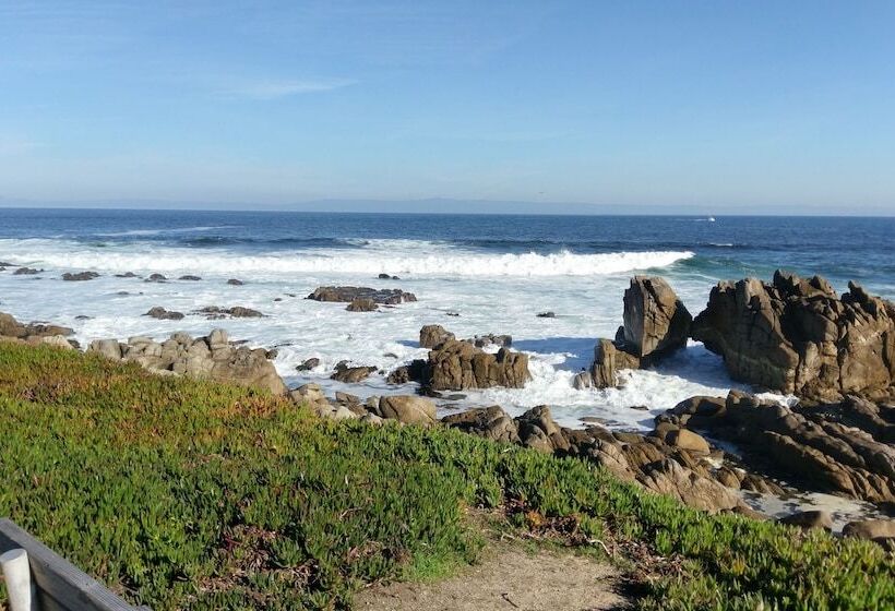 فندق Pacific Grove Inn