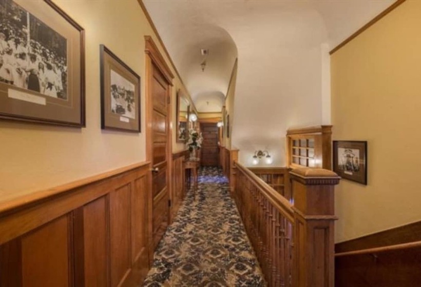 فندق Pacific Grove Inn