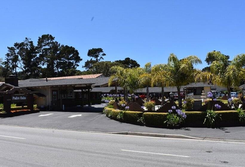 Отель Padre Oaks