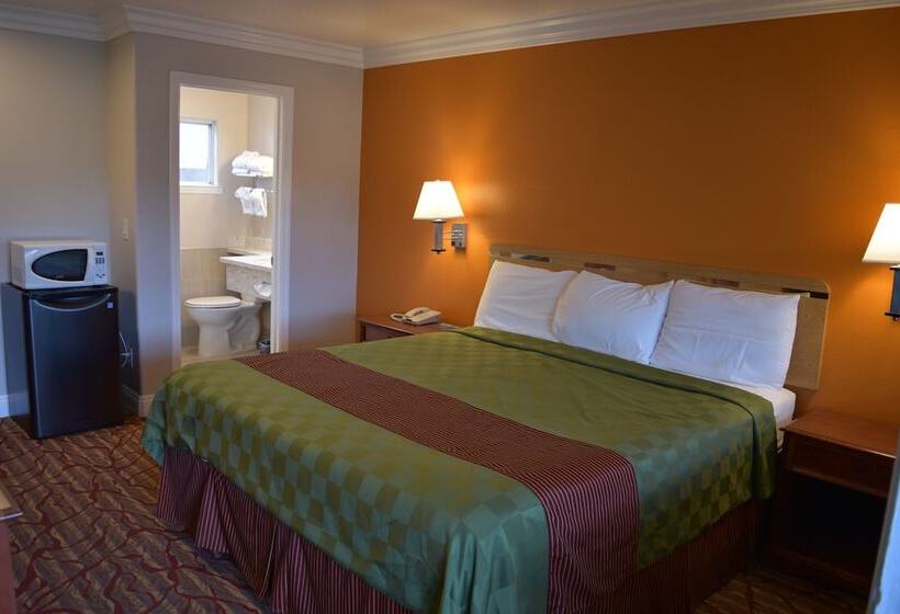 Отель Padre Oaks