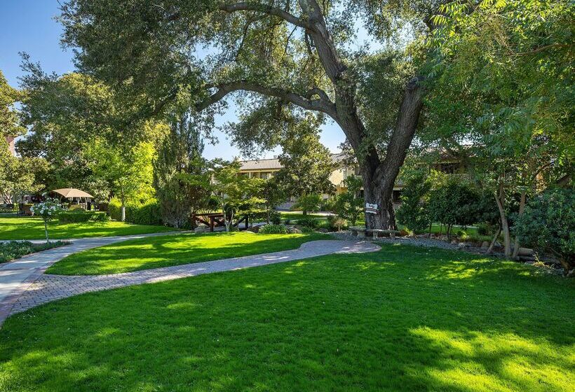 فندق Paso Robles Inn