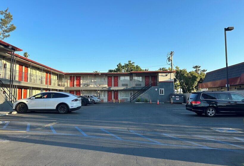 فندق Heritage Inn