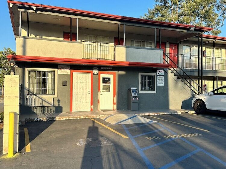 فندق Heritage Inn