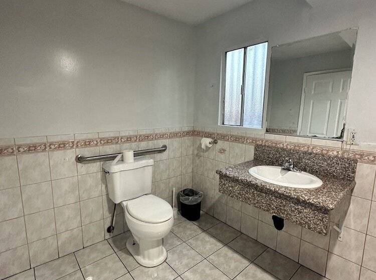 فندق Heritage Inn