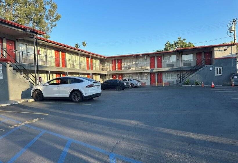 فندق Heritage Inn