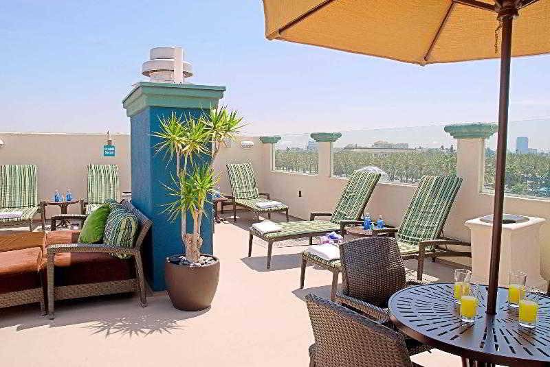 فندق Peacock Suites