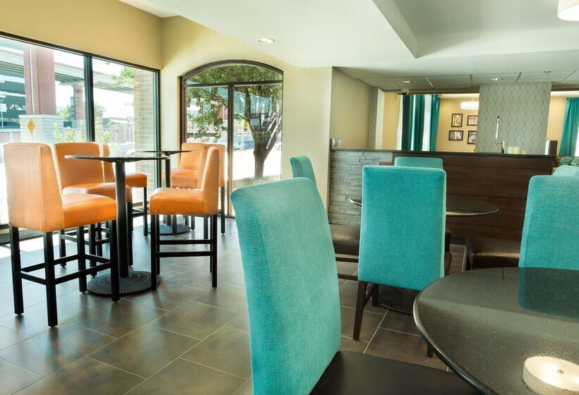 Отель Pear Tree Inn San Antonio Airport