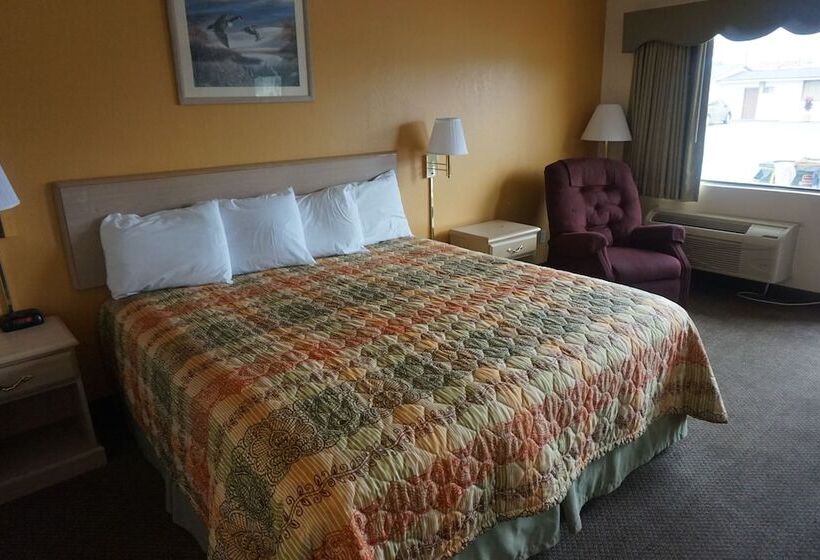 Отель Pearsall Executive Inn