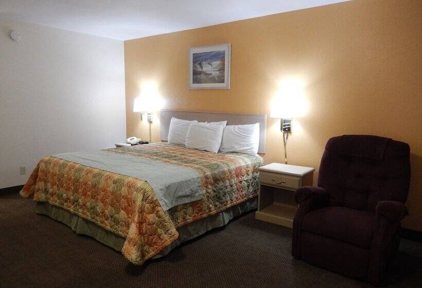 Отель Pearsall Executive Inn