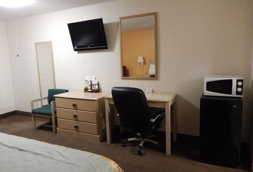 Отель Pearsall Executive Inn