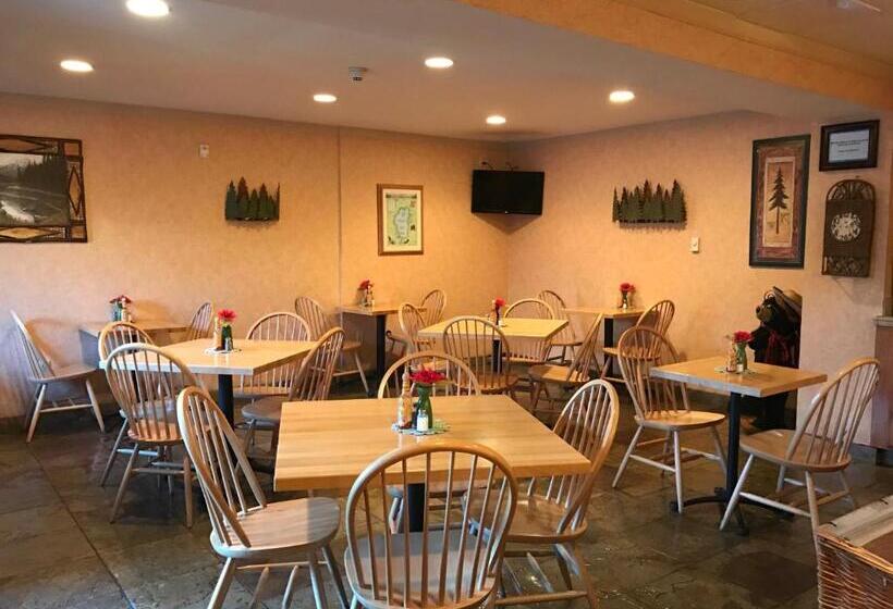 فندق Pepper Tree Inn Tahoe City