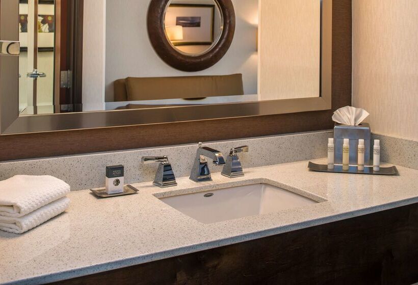 ホテル Doubletree By Hilton Salem