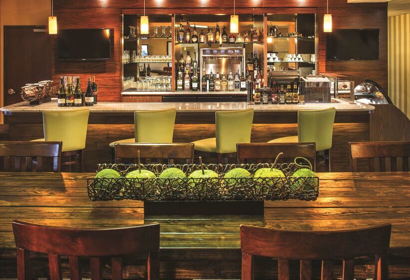 ホテル Doubletree By Hilton Salem