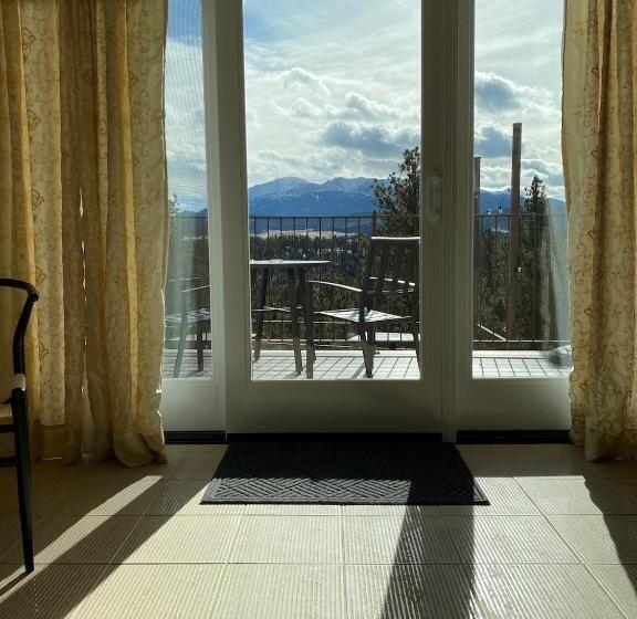 فندق Pikes Peak Paradise Bed And Breakfast