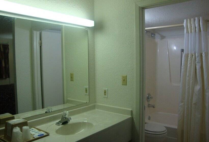 호텔 Topeka Plaza Inn