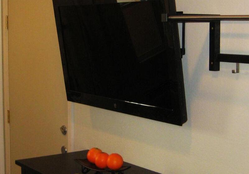 בית מלון כפרי Point Loma