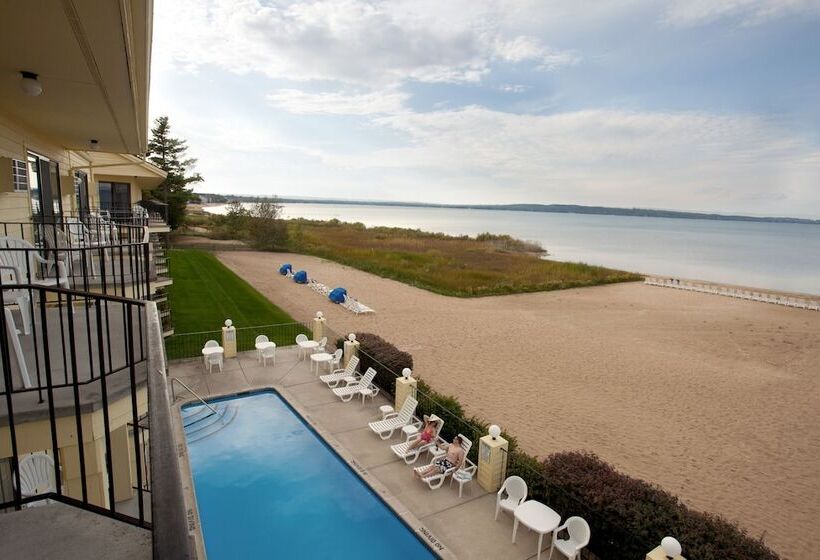 בית מלון כפרי Pointes North Beachfront Resort