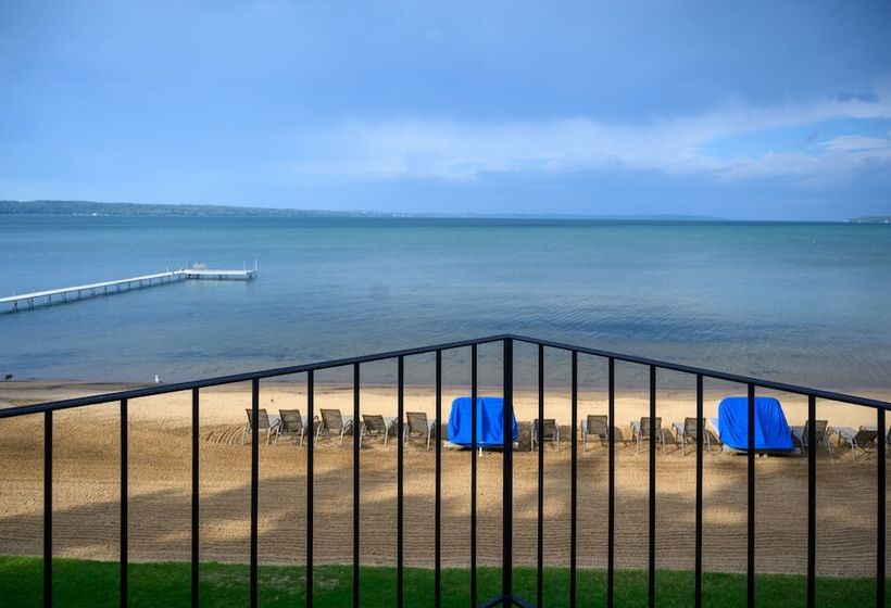 בית מלון כפרי Pointes North Beachfront Resort