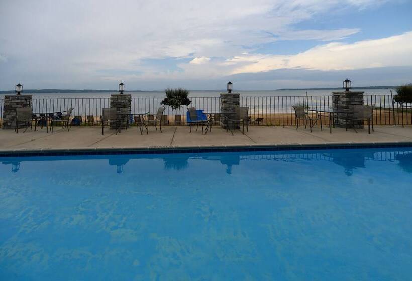 בית מלון כפרי Pointes North Beachfront Resort