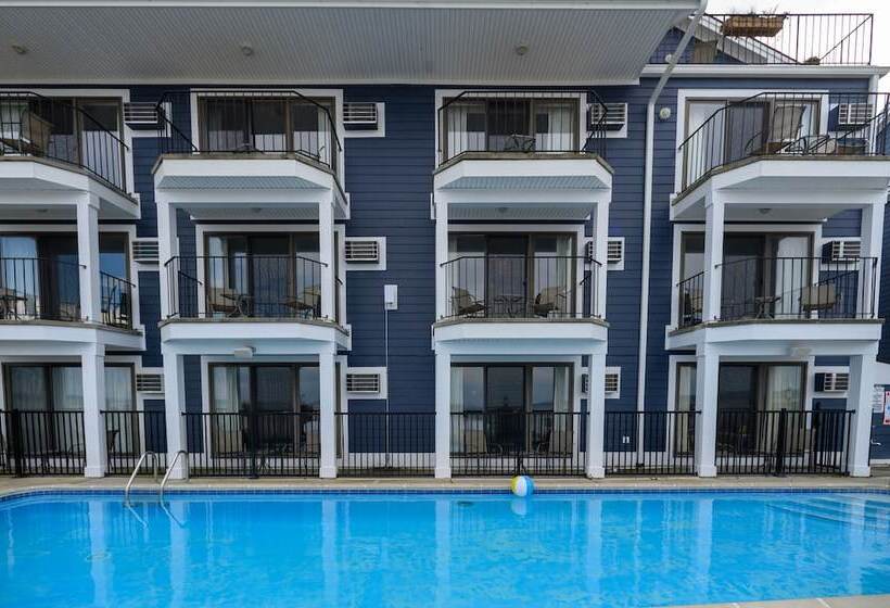 هتل Pointes North Beachfront Resort