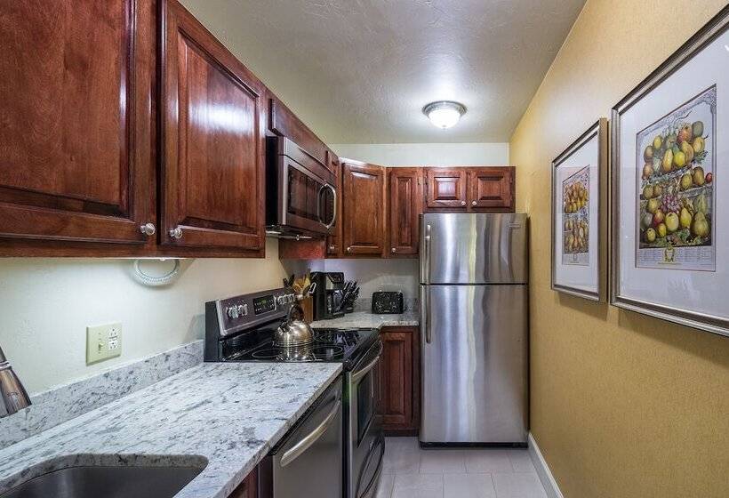 Отель Poste Montane Lodge By East West