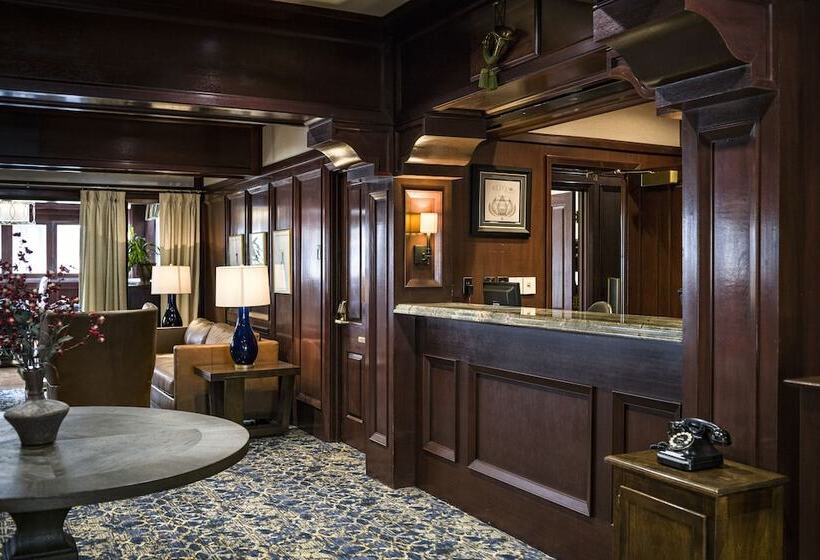 Отель Poste Montane Lodge By East West