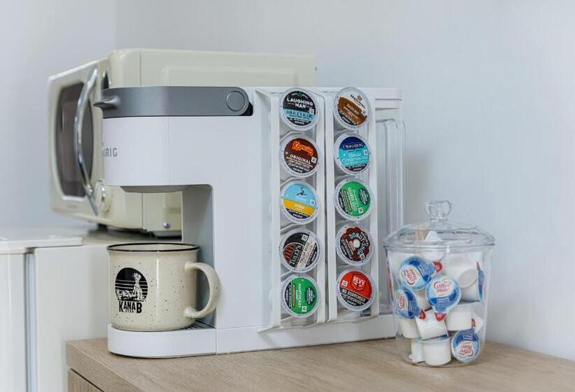 Отель Quail Park Lodge