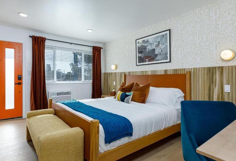 Отель Quail Park Lodge