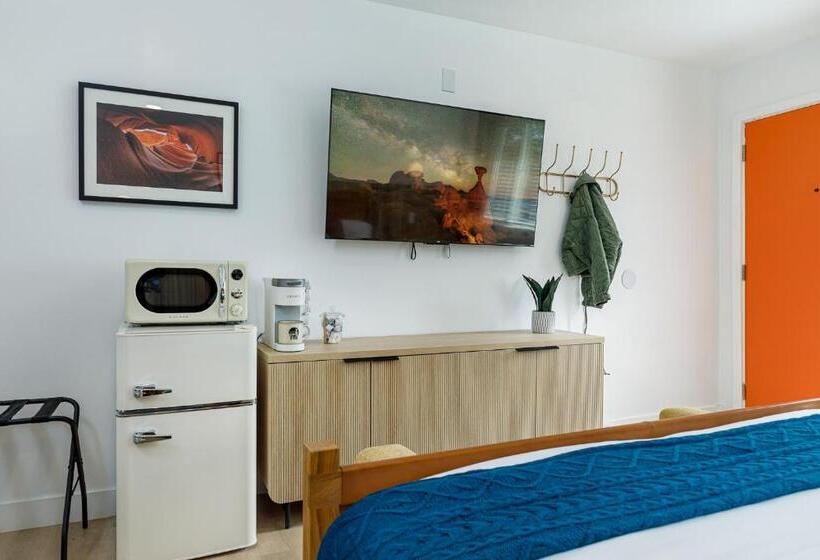 Отель Quail Park Lodge