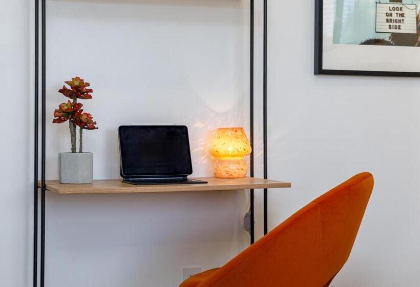 Отель Quail Park Lodge