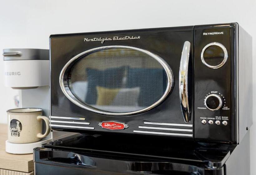 Отель Quail Park Lodge