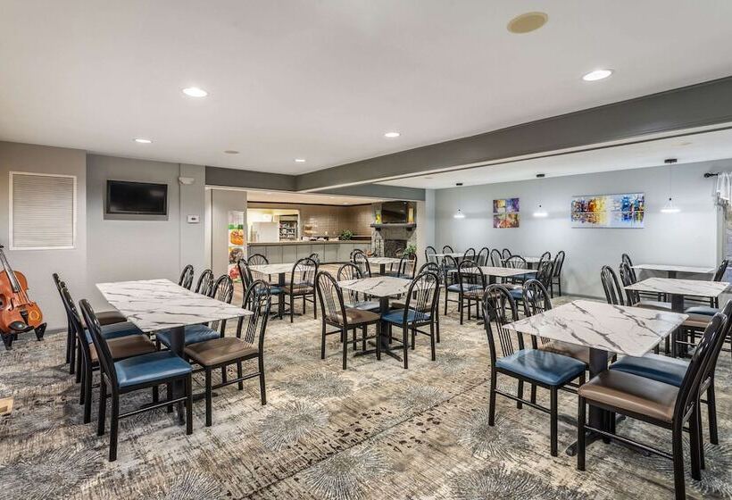 فندق Quality Inn Branson On The Strip