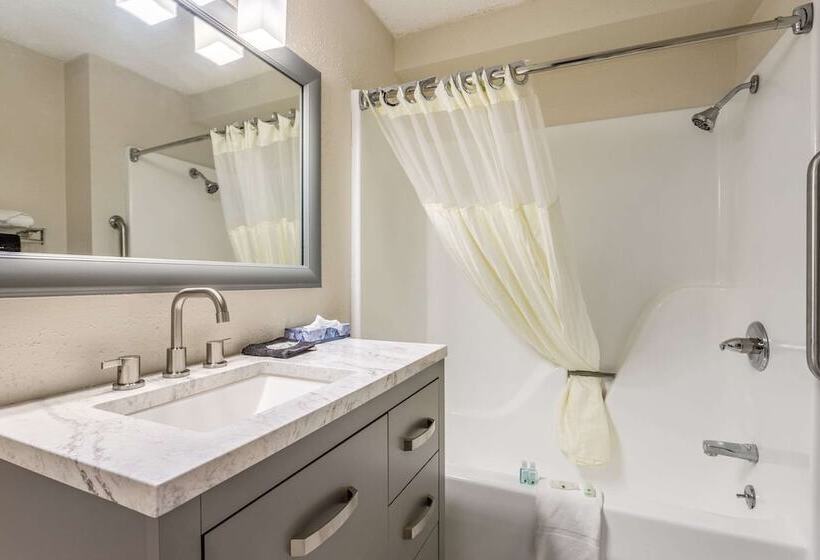 فندق Quality Inn Branson On The Strip