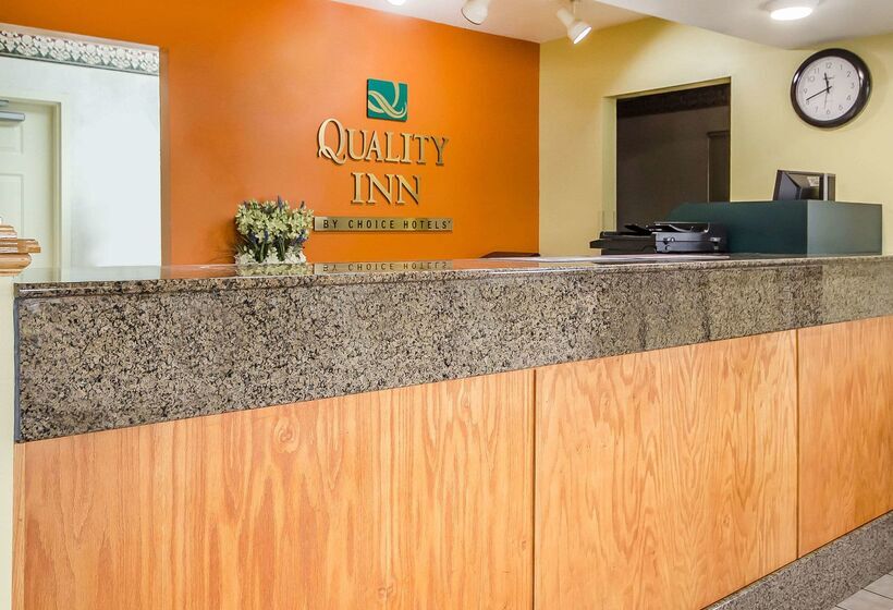 בית מלון כפרי Quality Inn