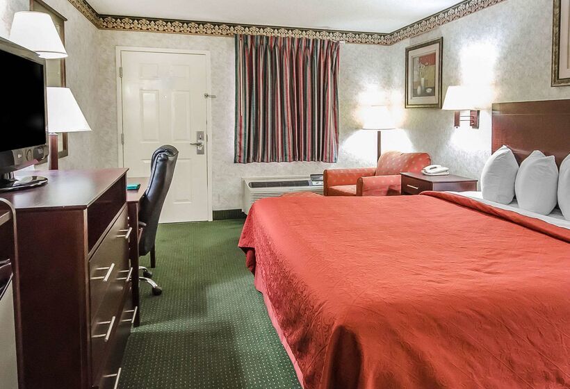 בית מלון כפרי Quality Inn