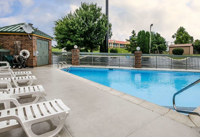 בית מלון כפרי Quality Inn