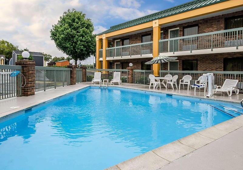 בית מלון כפרי Quality Inn