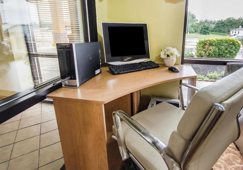 בית מלון כפרי Quality Inn