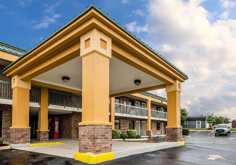 בית מלון כפרי Quality Inn