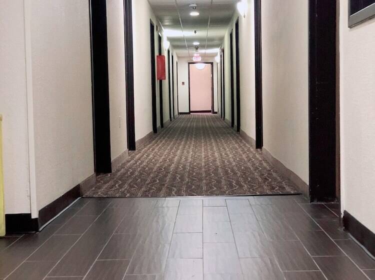 호텔 Quality Inn I70 At Wanamaker