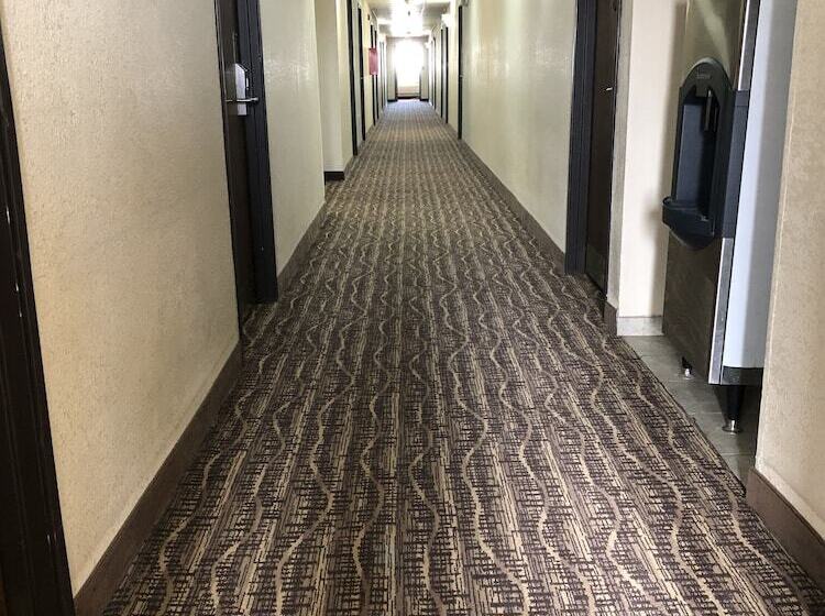 호텔 Quality Inn I70 At Wanamaker