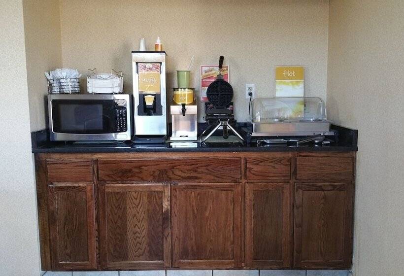 호텔 Quality Inn I70 At Wanamaker