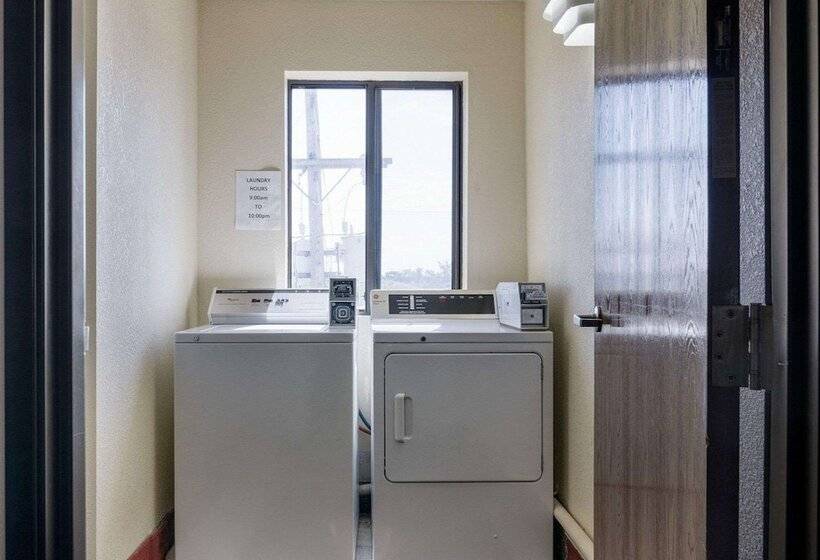 호텔 Quality Inn I70 At Wanamaker