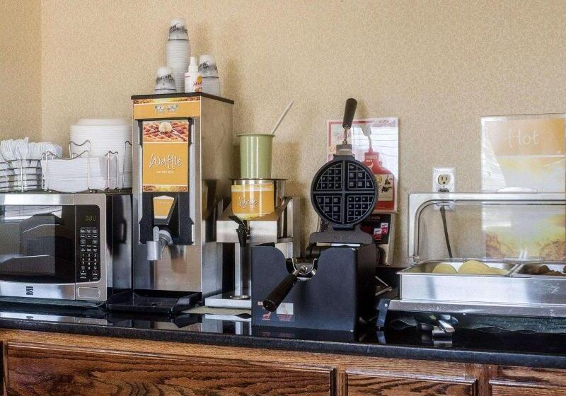 호텔 Quality Inn I70 At Wanamaker