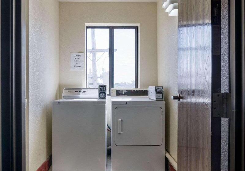 호텔 Quality Inn I70 At Wanamaker