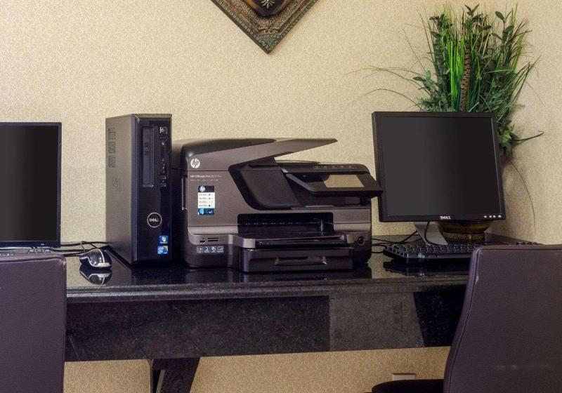 호텔 Quality Inn I70 At Wanamaker