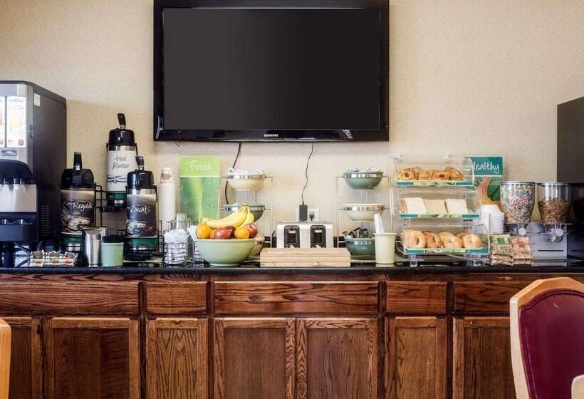 호텔 Quality Inn I70 At Wanamaker