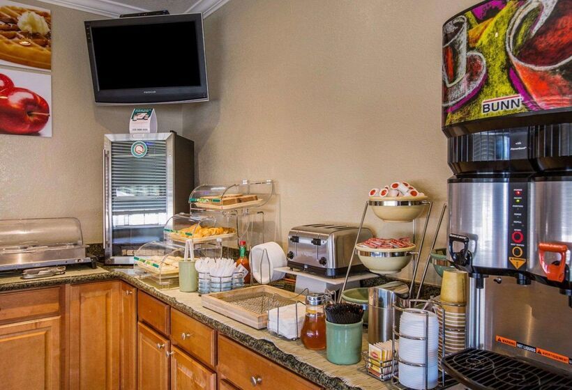 Отель Quality Inn