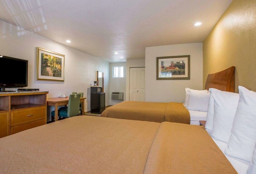 Отель Quality Inn